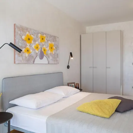 Old Olive I By Interhome *